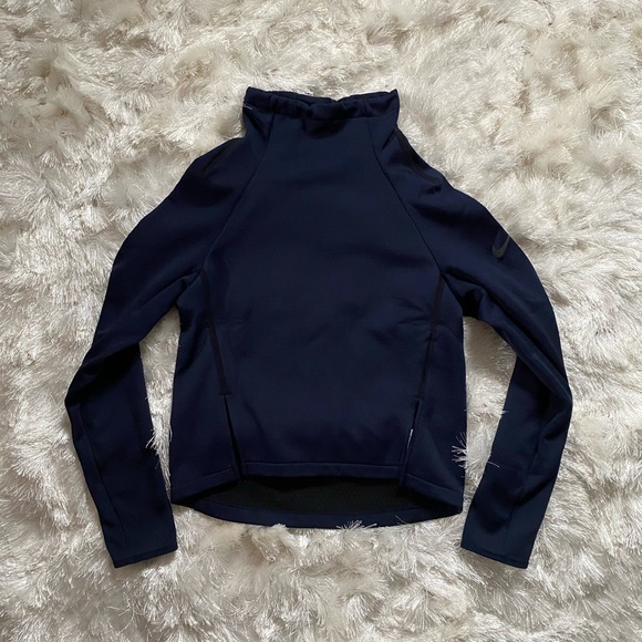 Nike Sweater - Picture 2 of 10